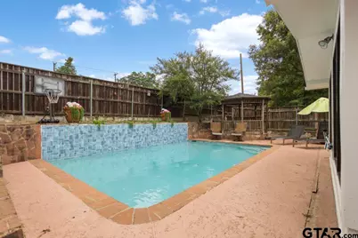 5707 Persimmon Dr, Tyler, TX 75707 - Photo 2