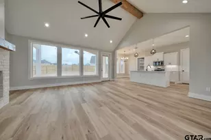 606 Prince Ln, Tyler, TX 75704 - Photo 2