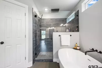 704 W Ross, Troup, TX 75789 - Photo 28