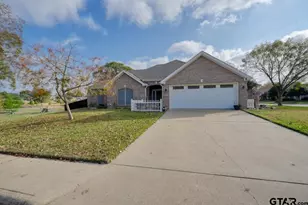 1724 Heritage Dr, Mineola, TX 75773 - Photo 2