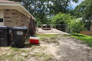 3727 Linda Kaye Dr, Longview, TX 75604 - Photo 2