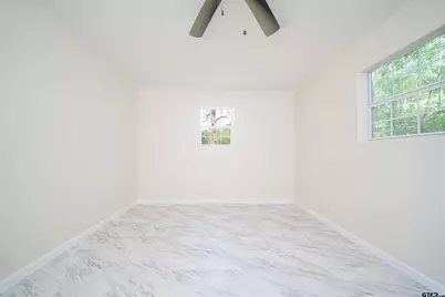 1502 E Birdsong St, Longview, TX 75602 - Photo 12