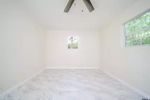 1502 E Birdsong St, Longview, TX 75602 - Photo 12