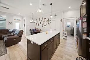 217 Smith Cir, Lindale, TX 75771 - Photo 8