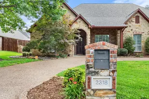 2318 Kingsmill Cir, Tyler, TX 75703 - Photo 2