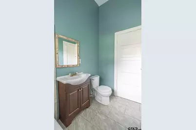428 W Bow St, Tyler, TX 75702 - Photo 36