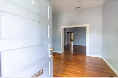 428 W Bow St, Tyler, TX 75702 - Photo 8
