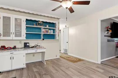 810 Caddo St, Marshall, TX 75672 - Photo 24