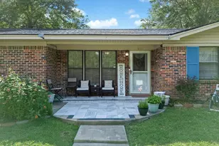 810 Caddo St, Marshall, TX 75672 - Photo 2