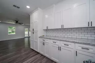 405 Pecan, White Oak, TX 75693 - Photo 14