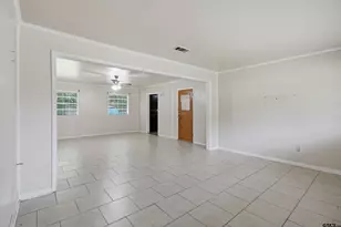 801 Stewart St, Longview, TX 75604 - Photo 8