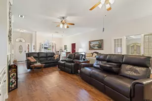212 E Hideaway Ln, Hideaway, TX 75771 - Photo 2