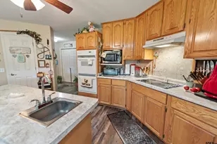 685 Co Rd 1320, Bogata, TX 75417 - Photo 14