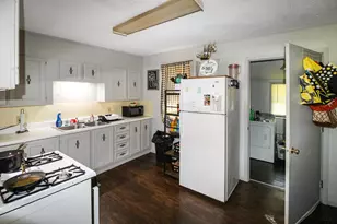 417 A/B Myrtle Dr, Jacksonville, TX 75766 - Photo 4