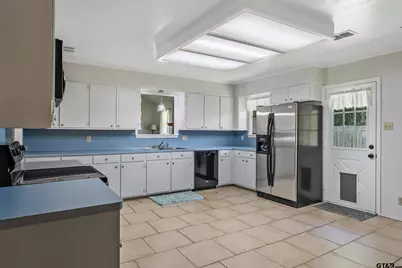 354 Royal Cir, Whitehouse, TX 75791 - Photo 12