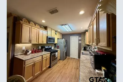 313 S Pecan St, White Oak, TX 75693 - Photo 18