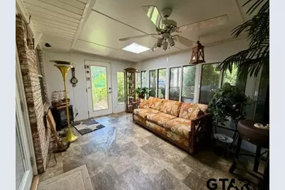 313 S Pecan St, White Oak, TX 75693 - Photo 32