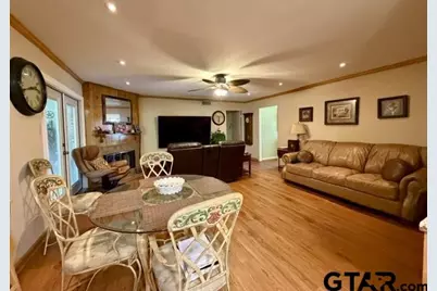 313 S Pecan St, White Oak, TX 75693 - Photo 10