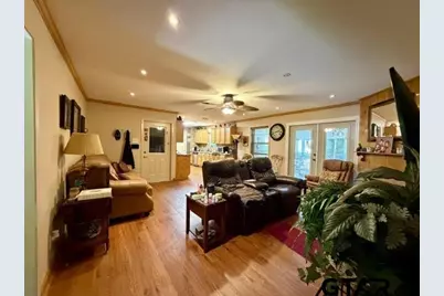 313 S Pecan St, White Oak, TX 75693 - Photo 16