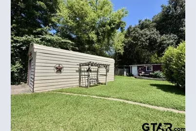 313 S Pecan St, White Oak, TX 75693 - Photo 44