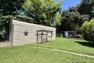 313 S Pecan St, White Oak, TX 75693 - Photo 44