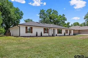 225 Francis Dr, Lindale, TX 75771 - Photo 2