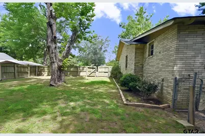 411 N Winnsboro St, Quitman, TX 75783 - Photo 4