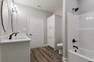 106 Royal St, Gilmer, TX 75645 - Photo 18