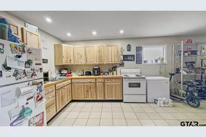 300 Cedar Street, Crockett, TX 75835 - Photo 6