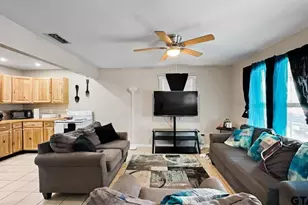 300 Cedar St, Crockett, TX 75835 - Photo 14