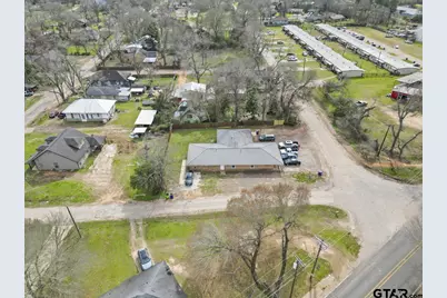 300 Cedar Street, Crockett, TX 75835 - Photo 2