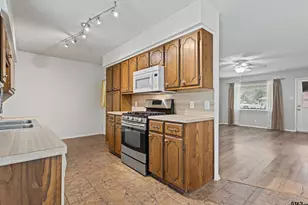 1108 Angie St, Whitehouse, TX 75791 - Photo 12