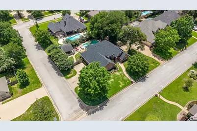 2102 Holly Creek Dr, Tyler, TX 75703 - Photo 8
