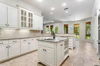 3683 Bentridge Ct, Tyler, TX 75707 - Photo 10