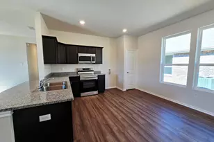 611 Park Central, Chandler, TX 75758 - Photo 4