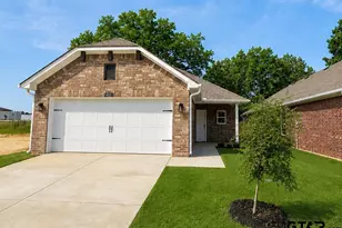 612 Park Central, Chandler, TX 75758 - Photo 1