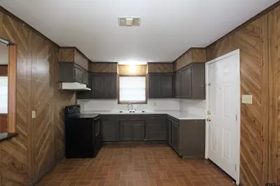 1428 1/2 E Houston, Tyler, TX 75702 - Photo 2