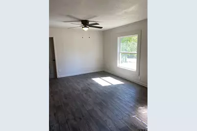 918 W Kuykendall Street, Grand Saline, TX 75140 - Photo 6