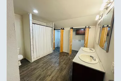 918 W Kuykendall Street, Grand Saline, TX 75140 - Photo 10