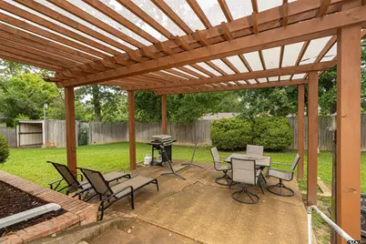 2029 Montrose Dr, Tyler, TX 75701 - Photo 2