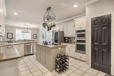 1413 Holly Creek Dr, Tyler, TX 75703 - Photo 10