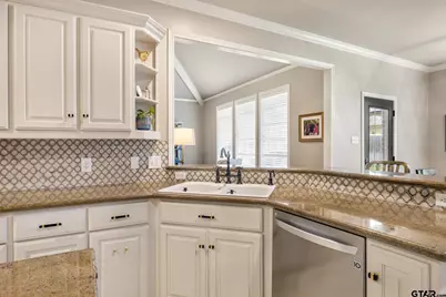 1413 Holly Creek Dr, Tyler, TX 75703 - Photo 12
