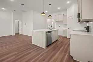 7920 Greenhill Drive, Tyler, TX 75703 - Photo 10