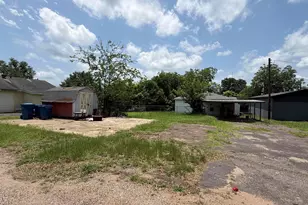 194 N Green St, Hawkins, TX 75765 - Photo 6