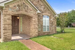 200 Saint Andrews Dr, Palestine, TX 75803 - Photo 4