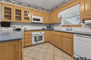 800 Rico Dr, Athens, TX 75751 - Photo 6