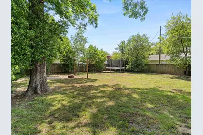 701 N Montgomery St, Gilmer, TX 75644 - Photo 24