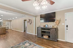 701 N Montgomery St, Gilmer, TX 75644 - Photo 12