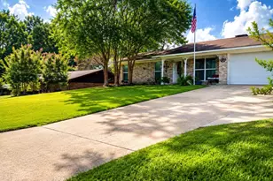 1704 Eastwood St, Longview, TX 75604 - Photo 4