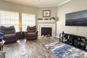 5401 Hollytree Dr, Tyler, TX 75703 - Photo 4